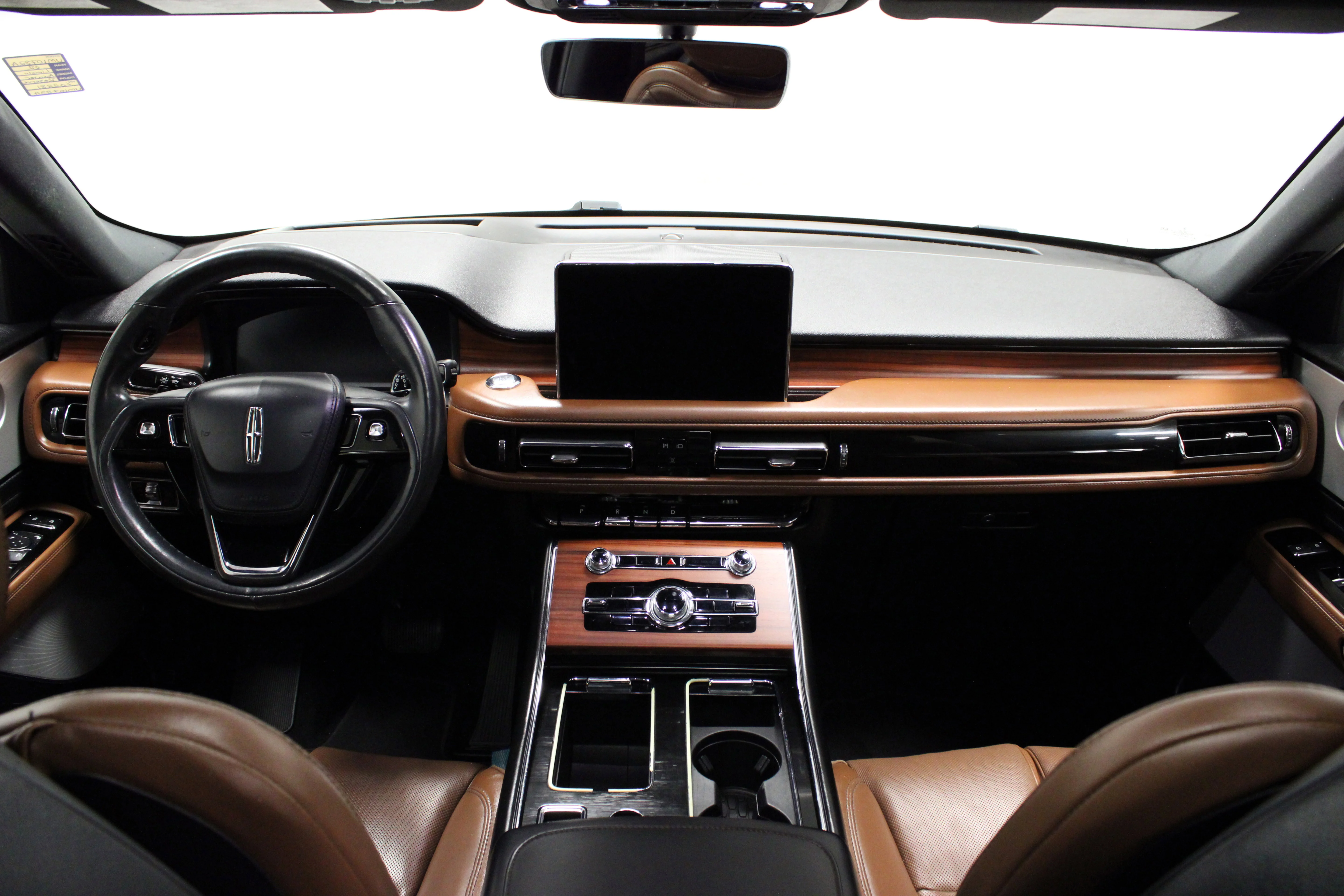 Used 2022 White Metallic Lincoln Reserve image 21
