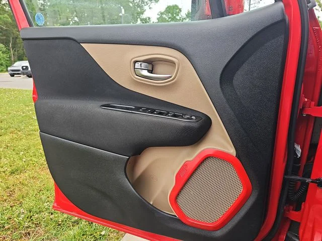Used 2019 Red Jeep Latitude image 26
