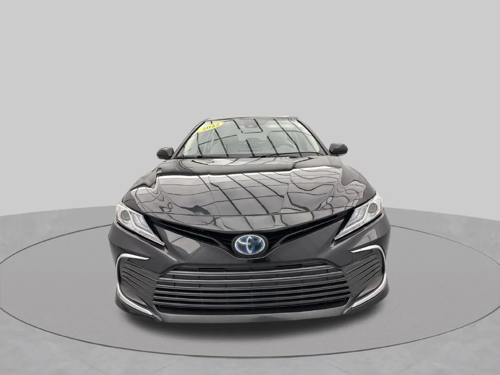2022 Toyota Camry Hybrid XLE 4dr Car Slide