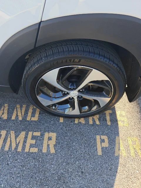 Used 2018 White Hyundai Value image 15