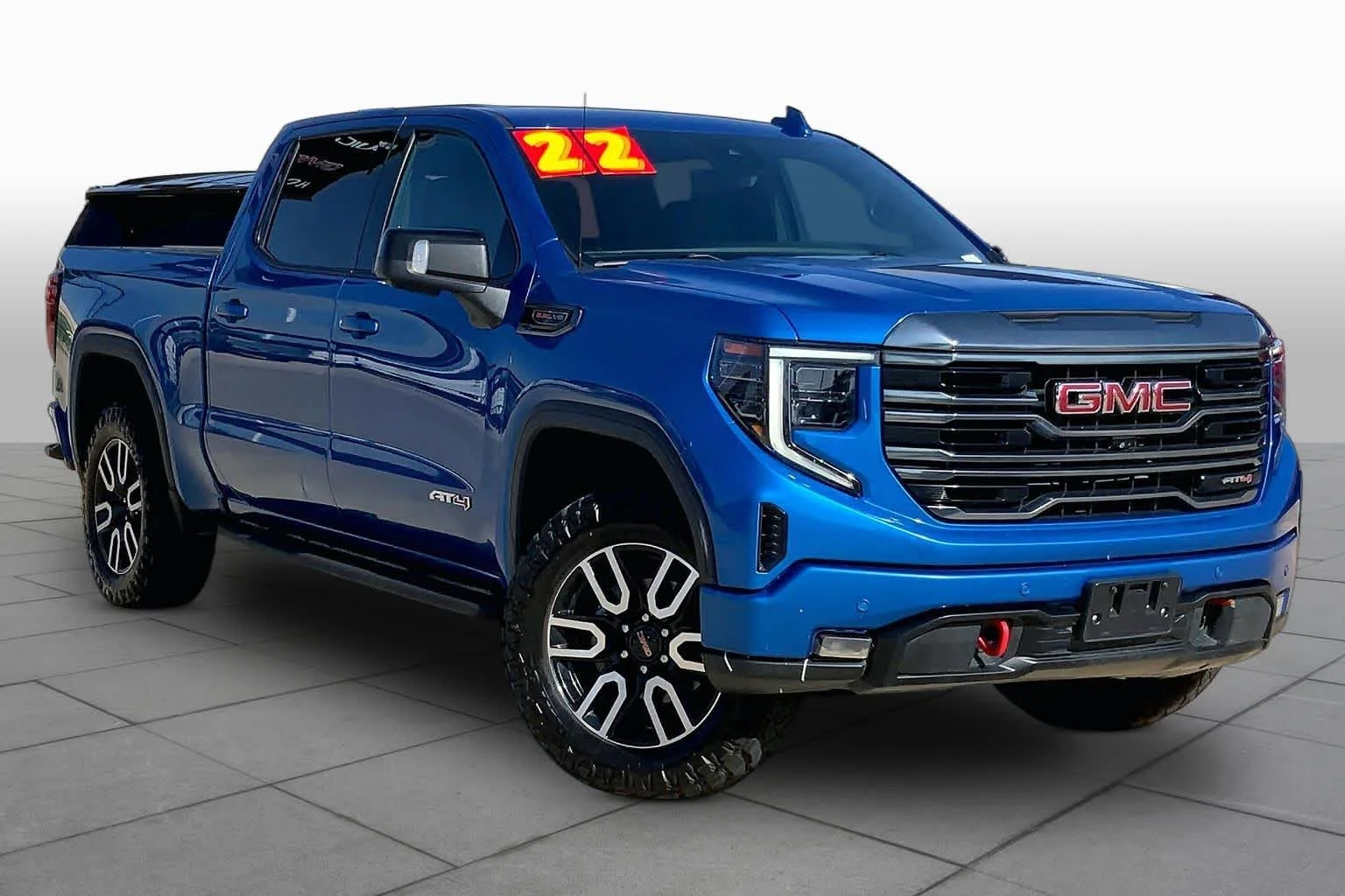 Used 2022 Dynamic Blue Metallic GMC AT4 image 3