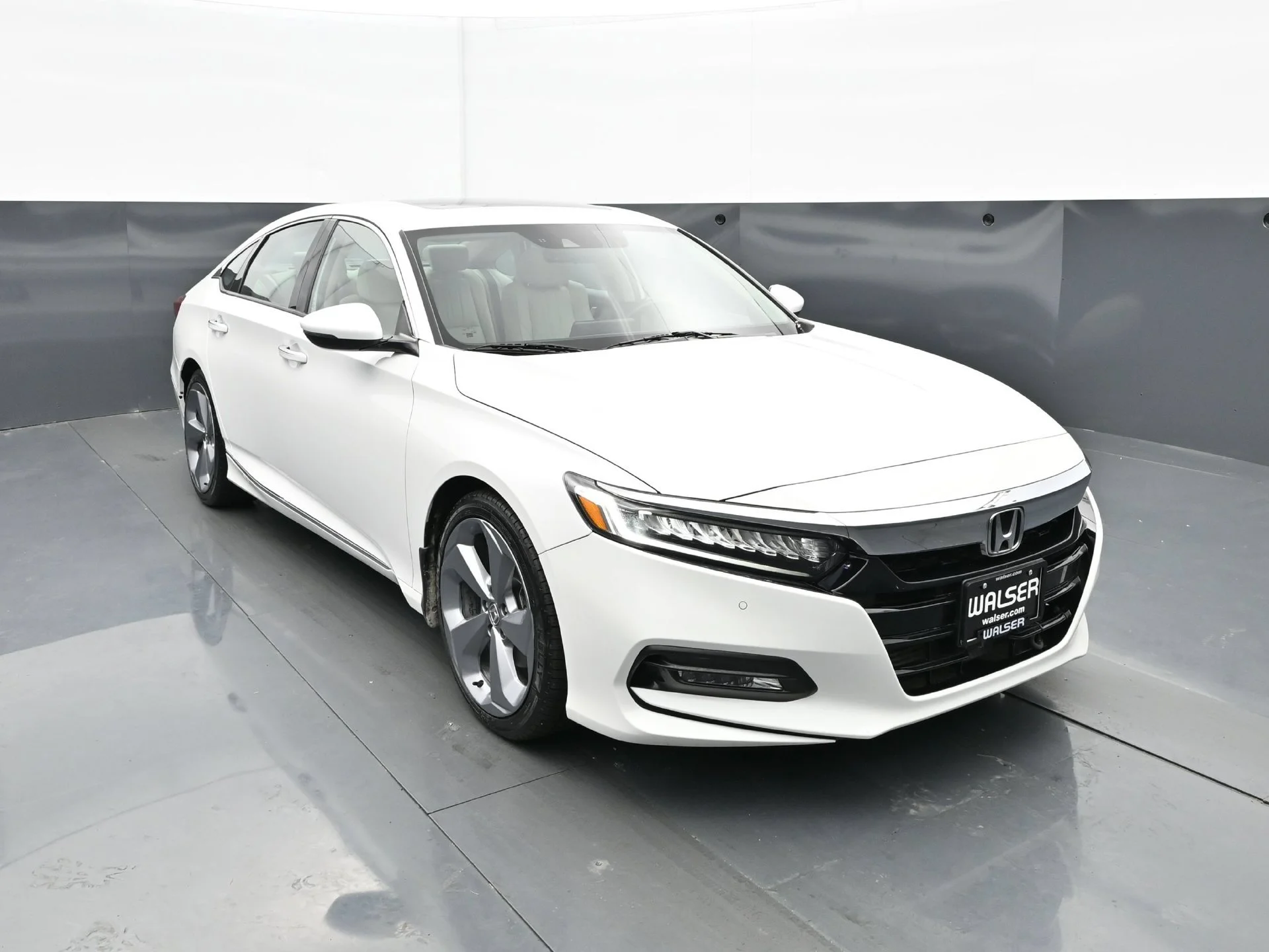Used 2019 White Honda Touring 2.0T Auto image 11