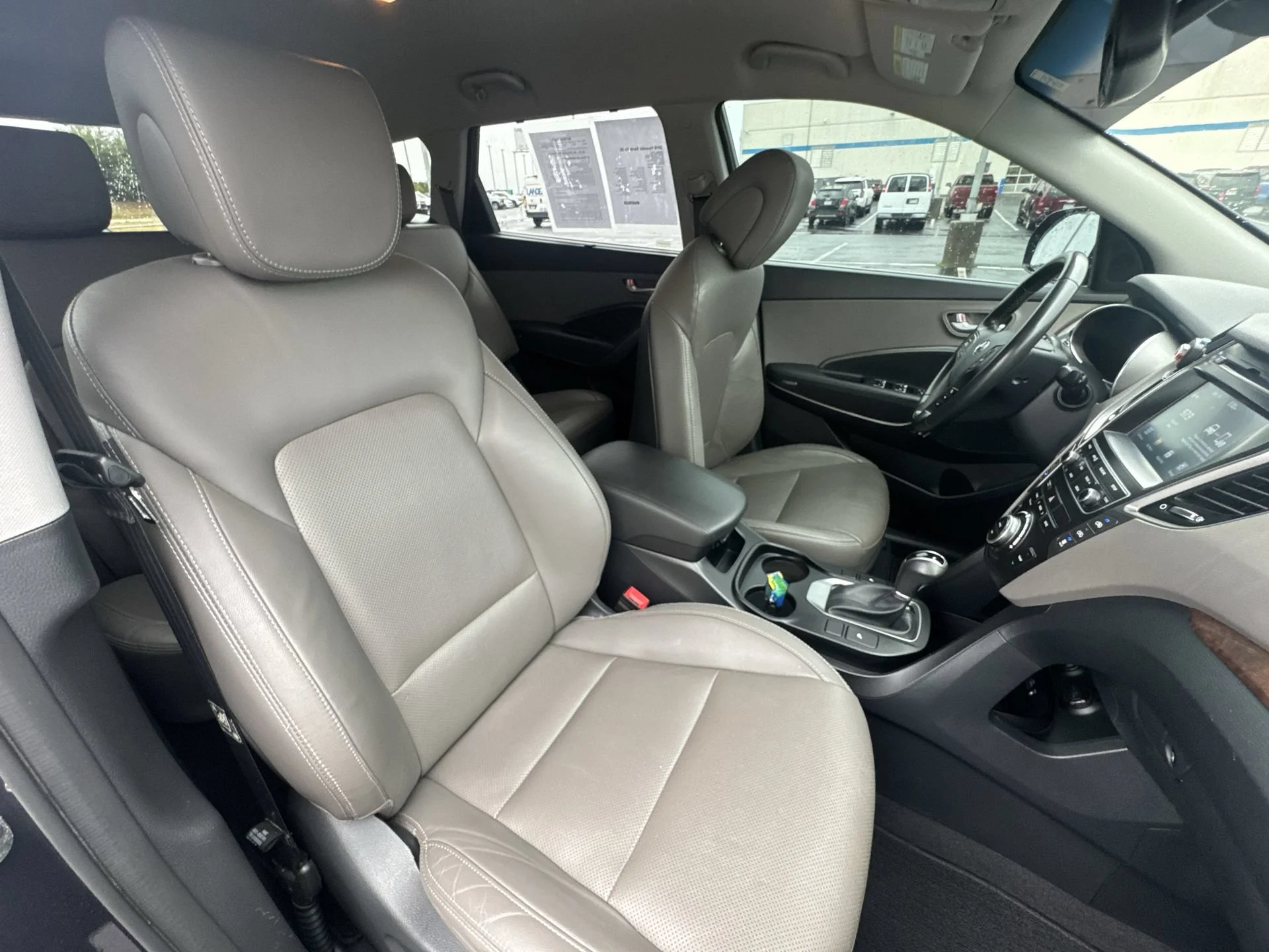 Used 2018 Night Sky Pearl Hyundai SE image 25