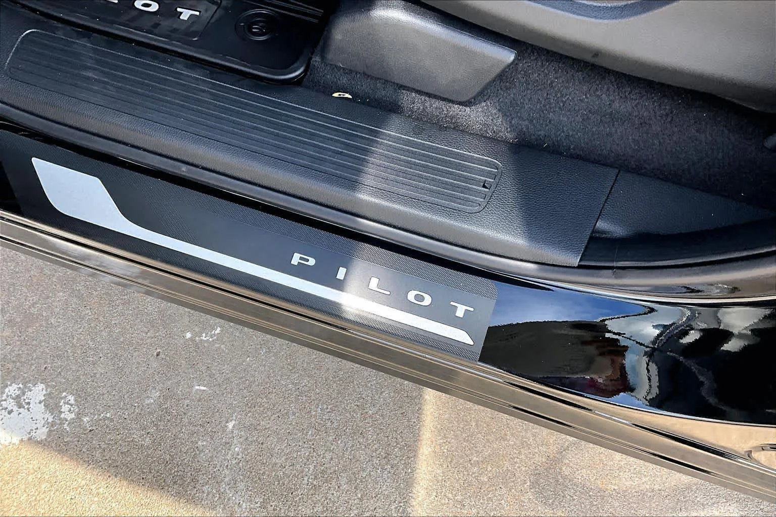 New 2026 Crystal Black Pearl Honda EX-L image 18