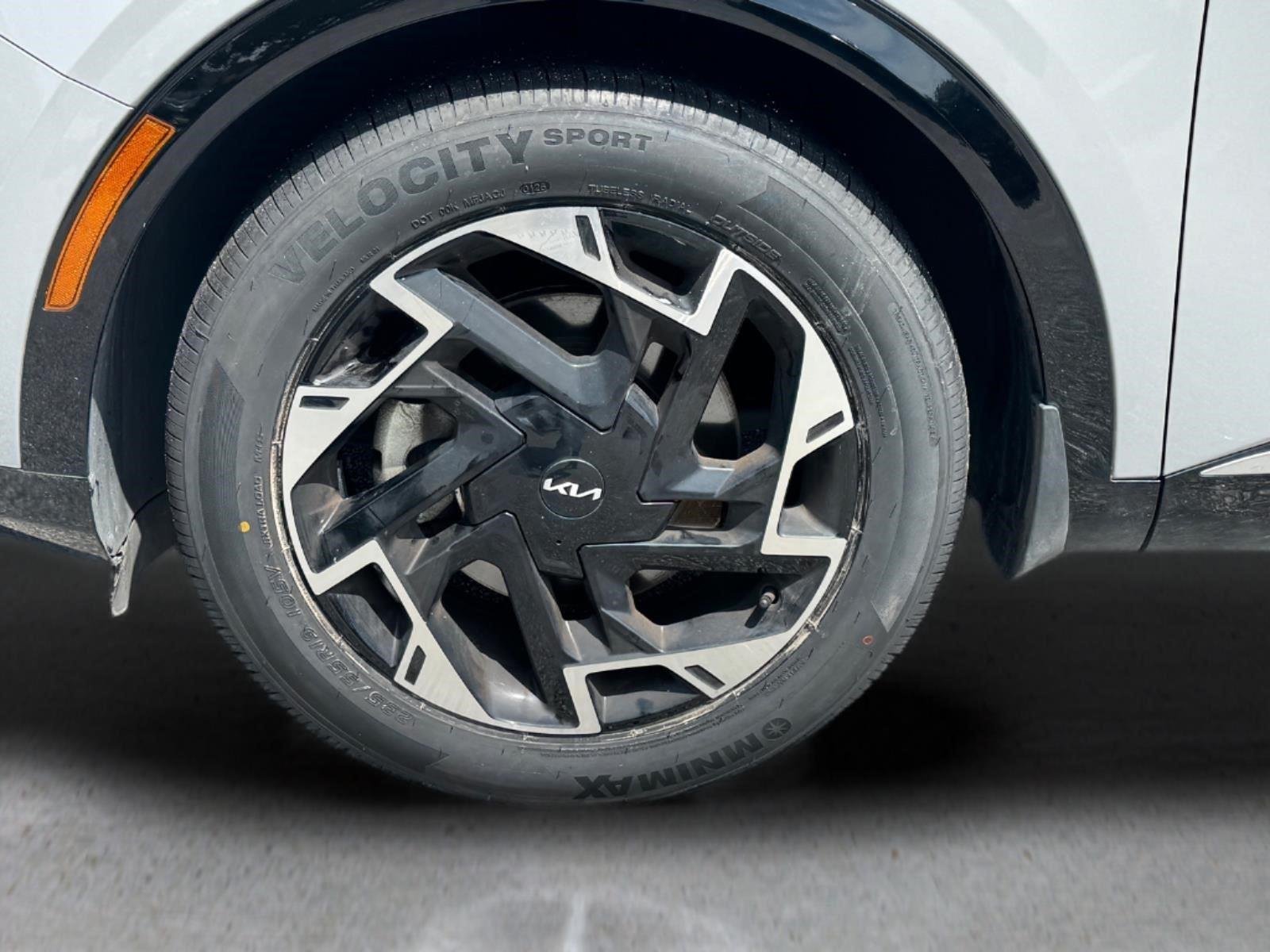 Used 2023 Wolf Gray Kia SX-Prestige image 28