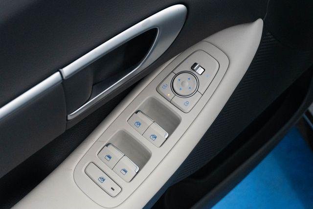 New 2026 Silver Hyundai SEL Sport image 7