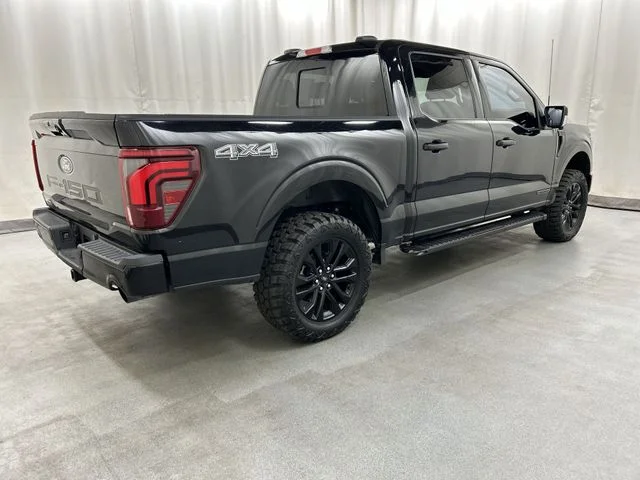 Used 2024  Ford Lariat image 4
