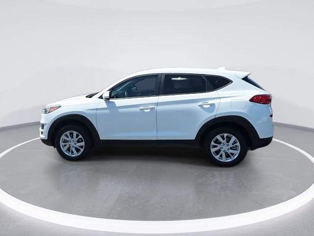 Used 2019 White Hyundai SE image 5