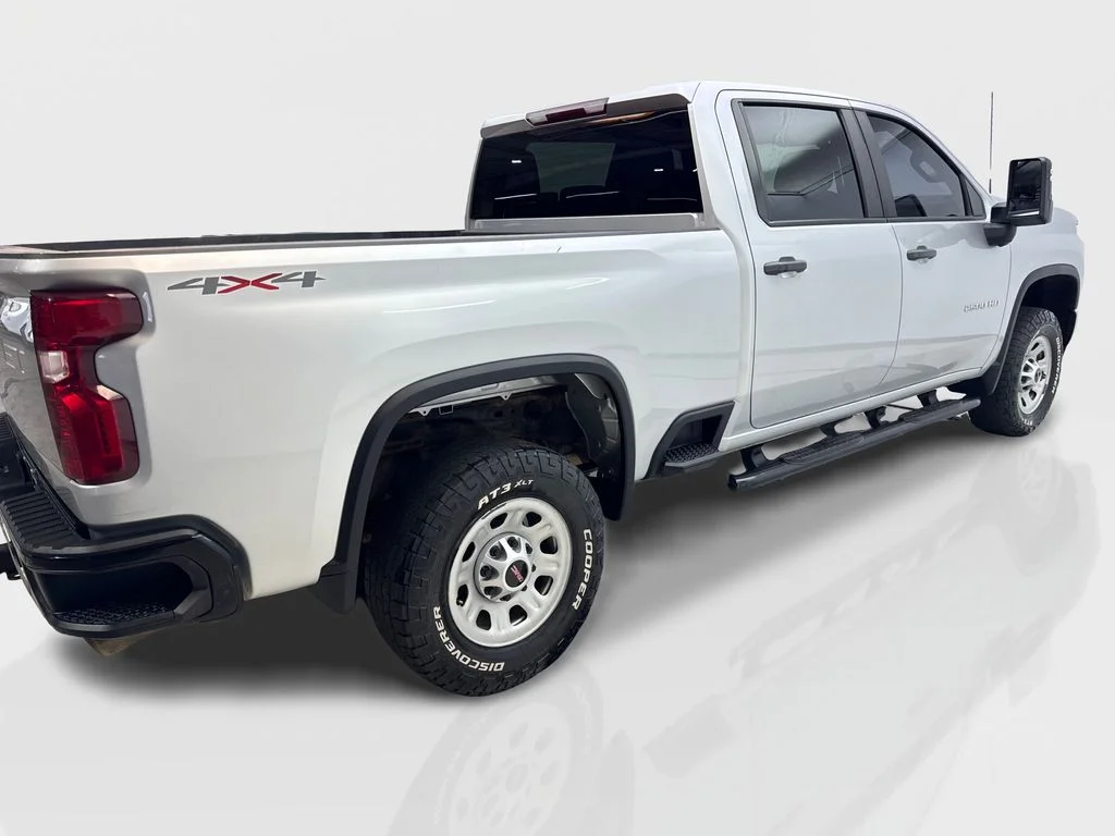 Used 2022 Silver Chevrolet Custom image 13