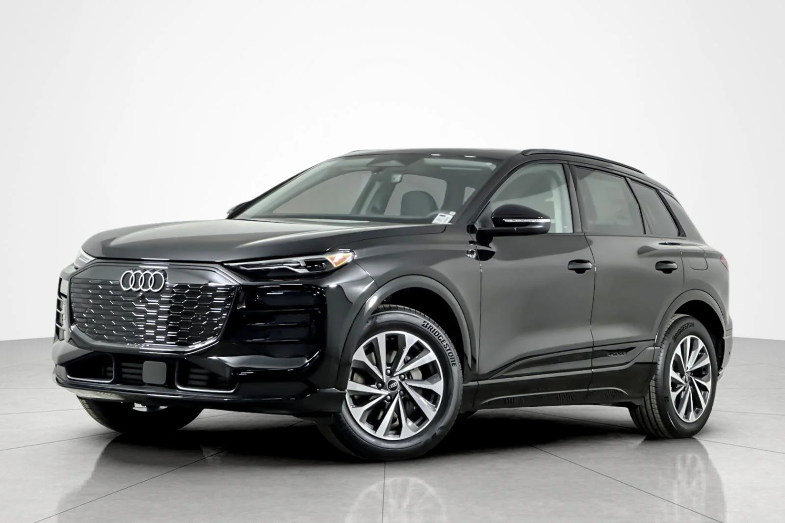 2025 Audi Q6 e-tron Premium quattro's photo