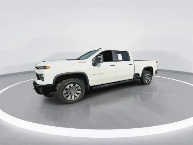 Used 2024 White Chevrolet Custom image 5