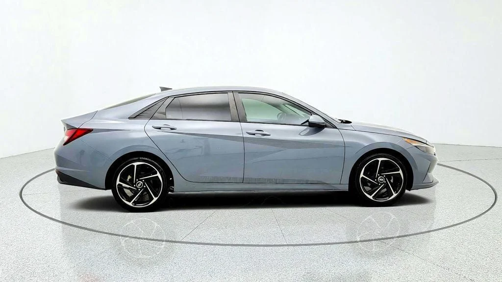 Used 2021 Electric Shadow Hyundai SE IVT SULEV *Ltd Avail* image 4