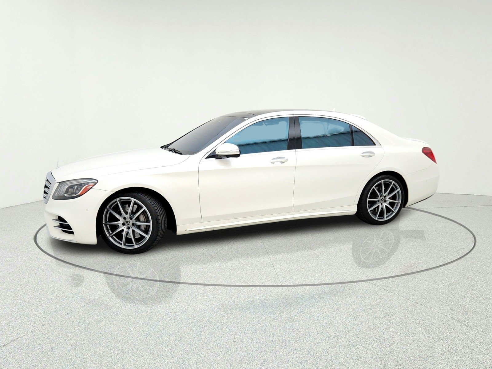 Used 2018 designo Diamond White Mercedes-Benz S 560 image 15