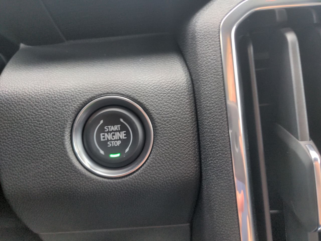 2025 GMC Acadia Elevation - Photo 17