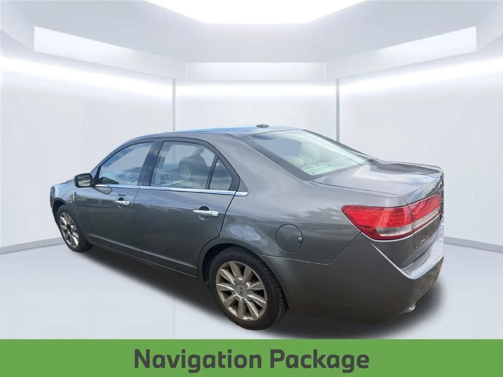 Used 2012 Gray Lincoln Base image 4