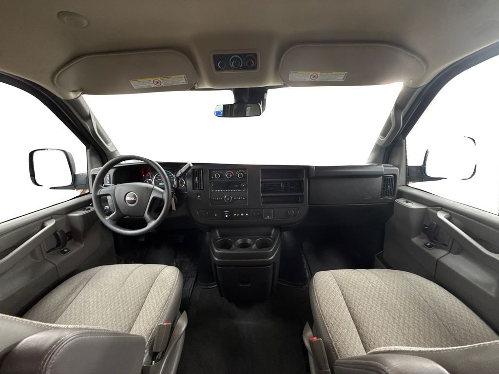 Used 2025 White GMC LT image 17