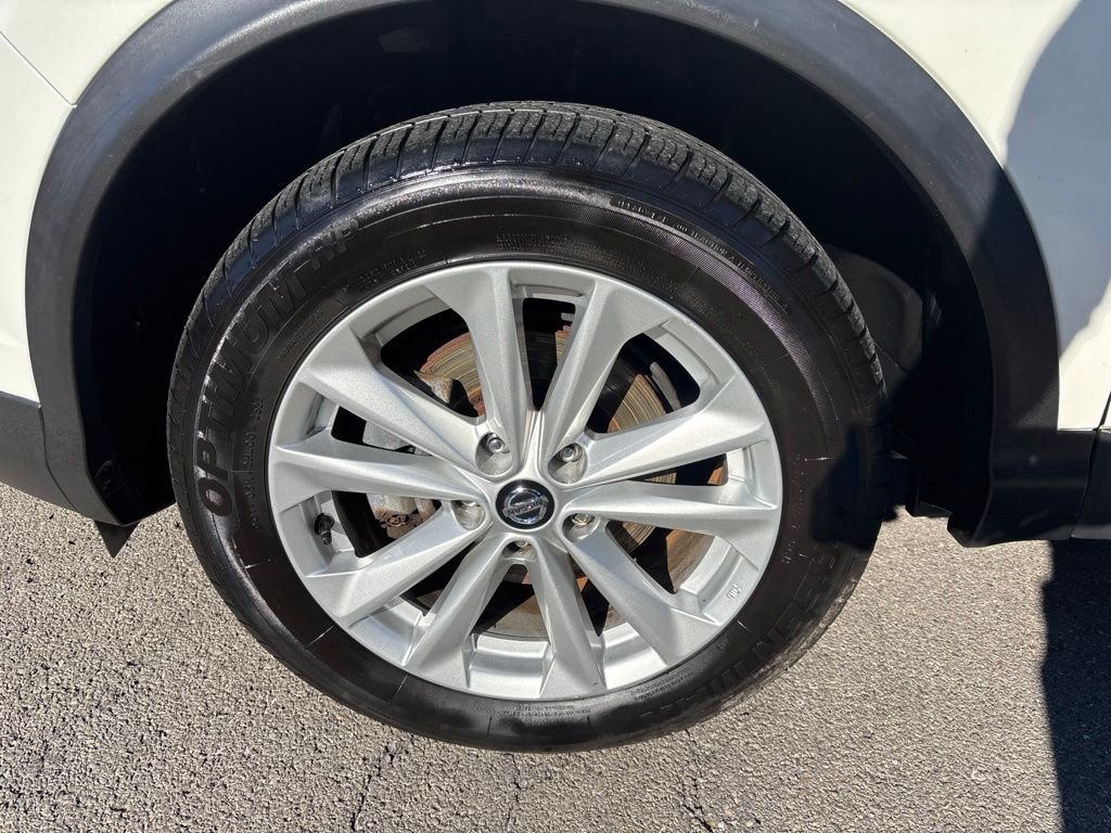 Used 2019 White Nissan SV image 11