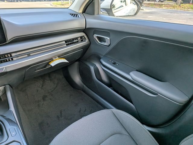 New 2026 Snow White Pearl Kia LX image 17