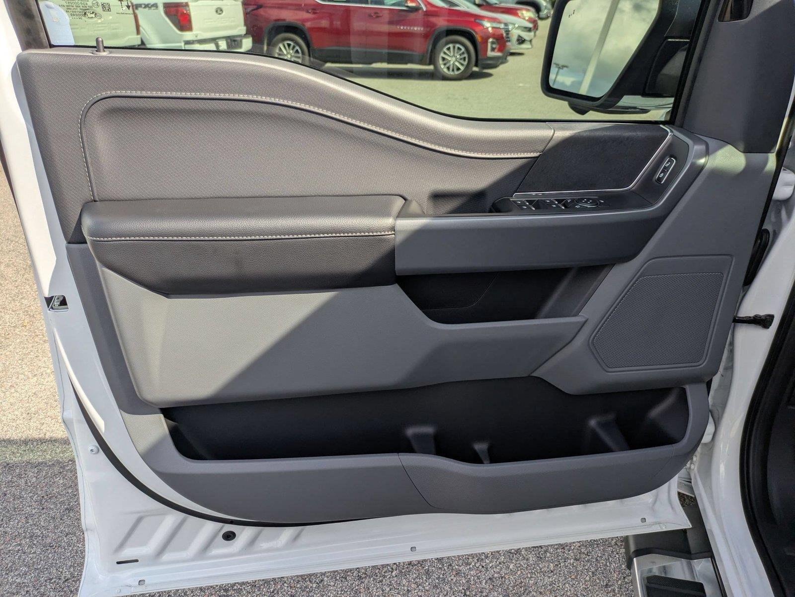 Used 2024 Oxford White FORD XLT image 11