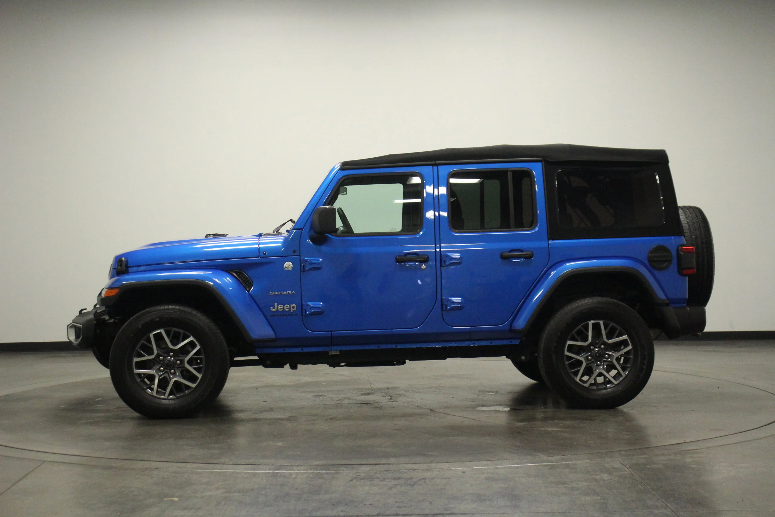 2024 Jeep Wrangler 4-Door Sahara - Photo 5