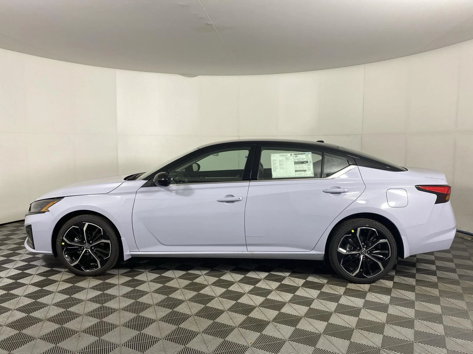 New 2026 Gray Sky Pearl / Super Black Two-tone Nissan SR image 16