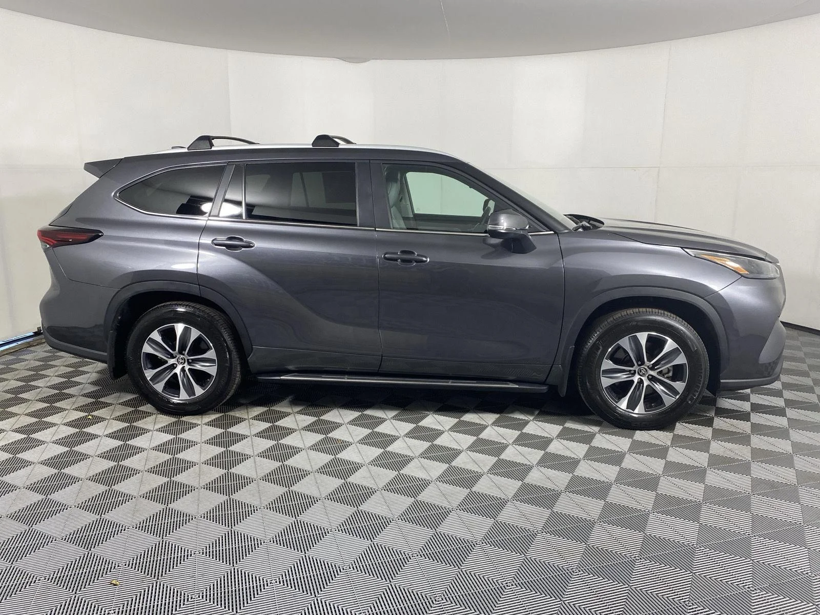Used 2025 Magnetic Gray Metallic Toyota XLE image 10