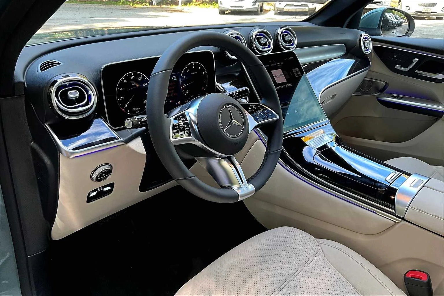 New 2026 Verde Silver Metallic Mercedes-Benz GLC 300 image 10