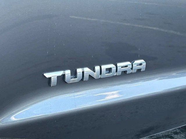 Used 2018 Gray Toyota SR5 image 20