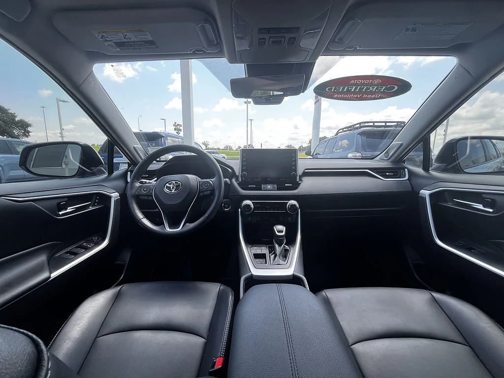 Certified Used 2022 Silver Sky Metallic Toyota XLE Premium image 11