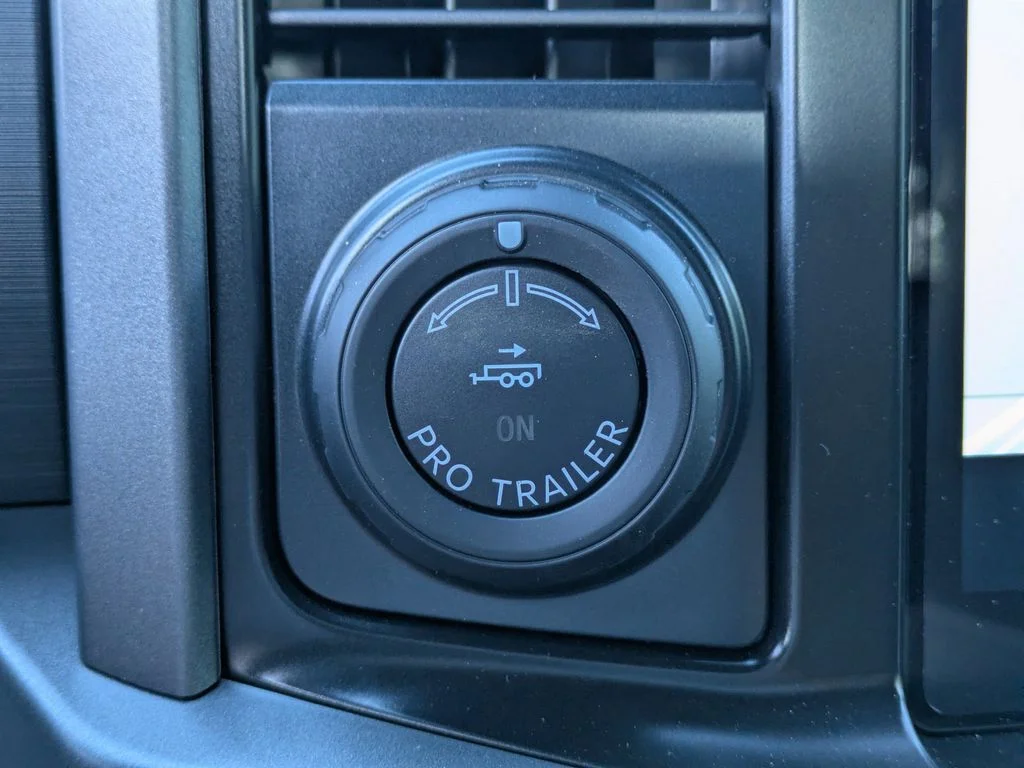 New 2026 Carbonized Gray Metallic Ford XLT image 26