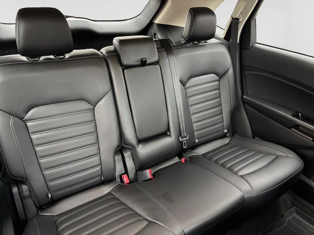 Used 2020 Red Ford SEL image 18