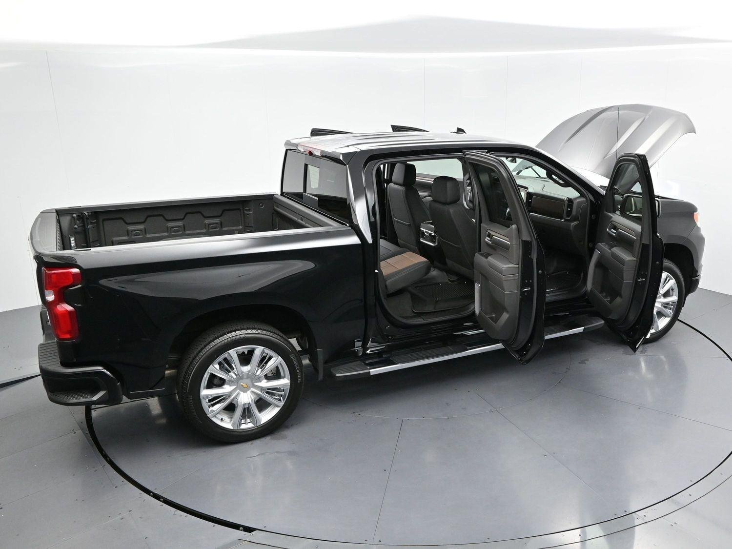 Used 2025 Black Chevrolet High Country image 38