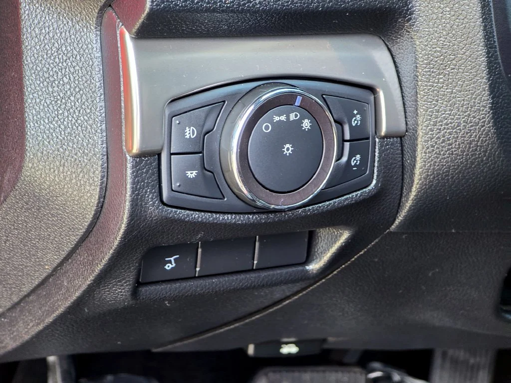 Used 2019 Red Ford XLT image 39