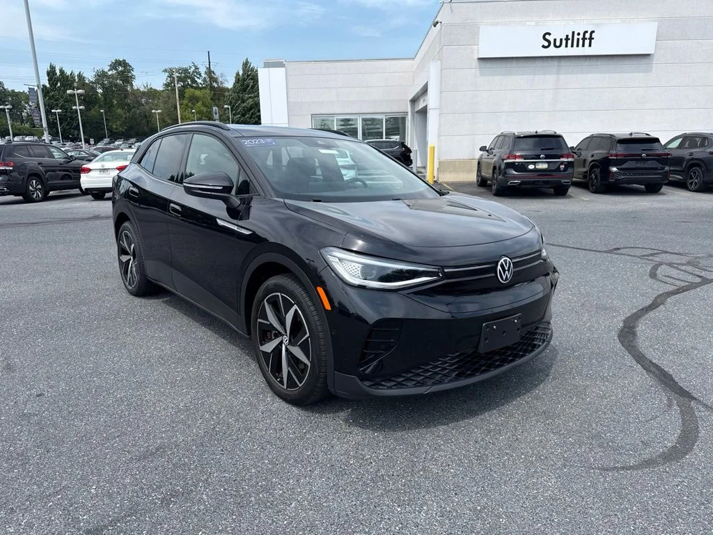 Certified Used 2023 Deep Black Pearl Volkswagen Pro S image 6