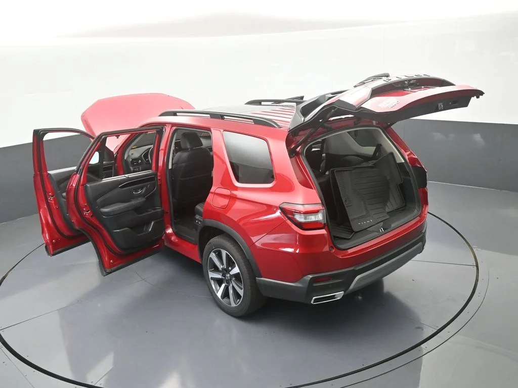 Used 2024 Radiant Red Metallic II Honda Touring image 75