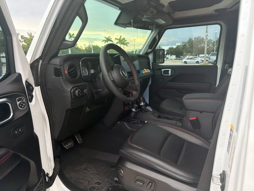 Used 2024 Bright White Clearcoat Jeep Rubicon X image 9