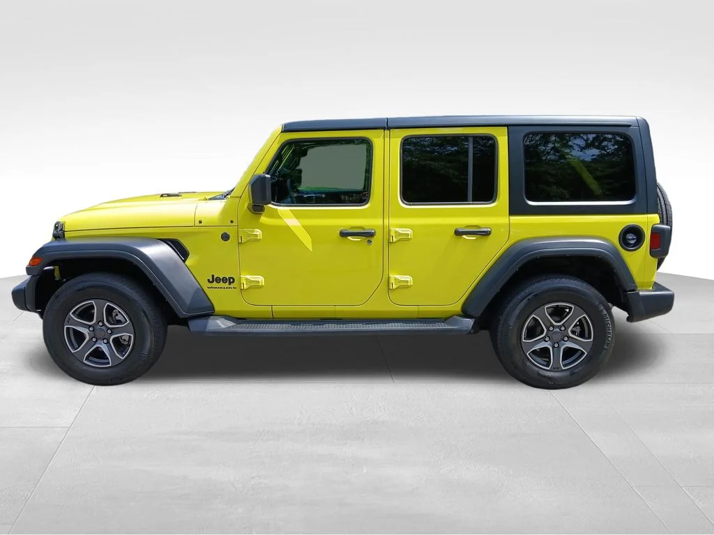 Used 2023 Yellow Jeep Sport S image 3