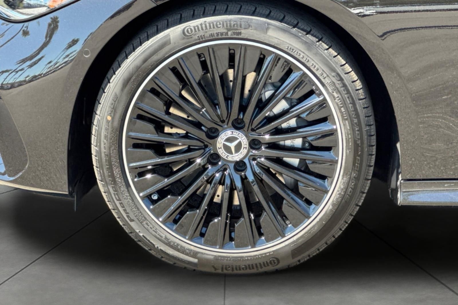 New 2027 Obsidian Black Metallic Mercedes-Benz CLE 300 image 3
