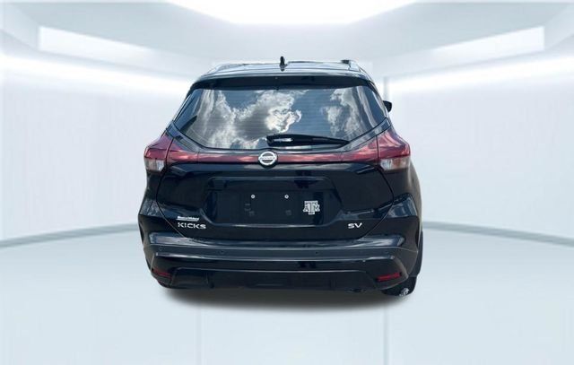 Used 2021 Black Nissan SV image 5