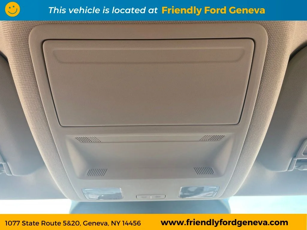 Used 2020 Red Ford SE image 26