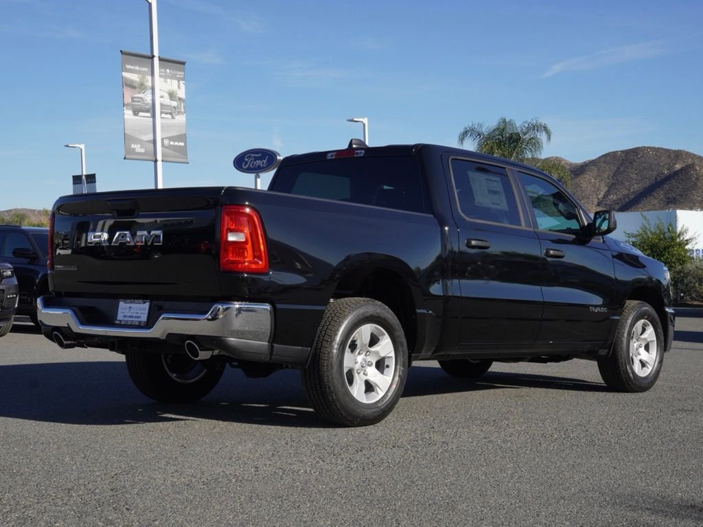 New 2026 Diamond Black Crystal Pearl-Coat Exterior Paint RAM Big Horn image 3