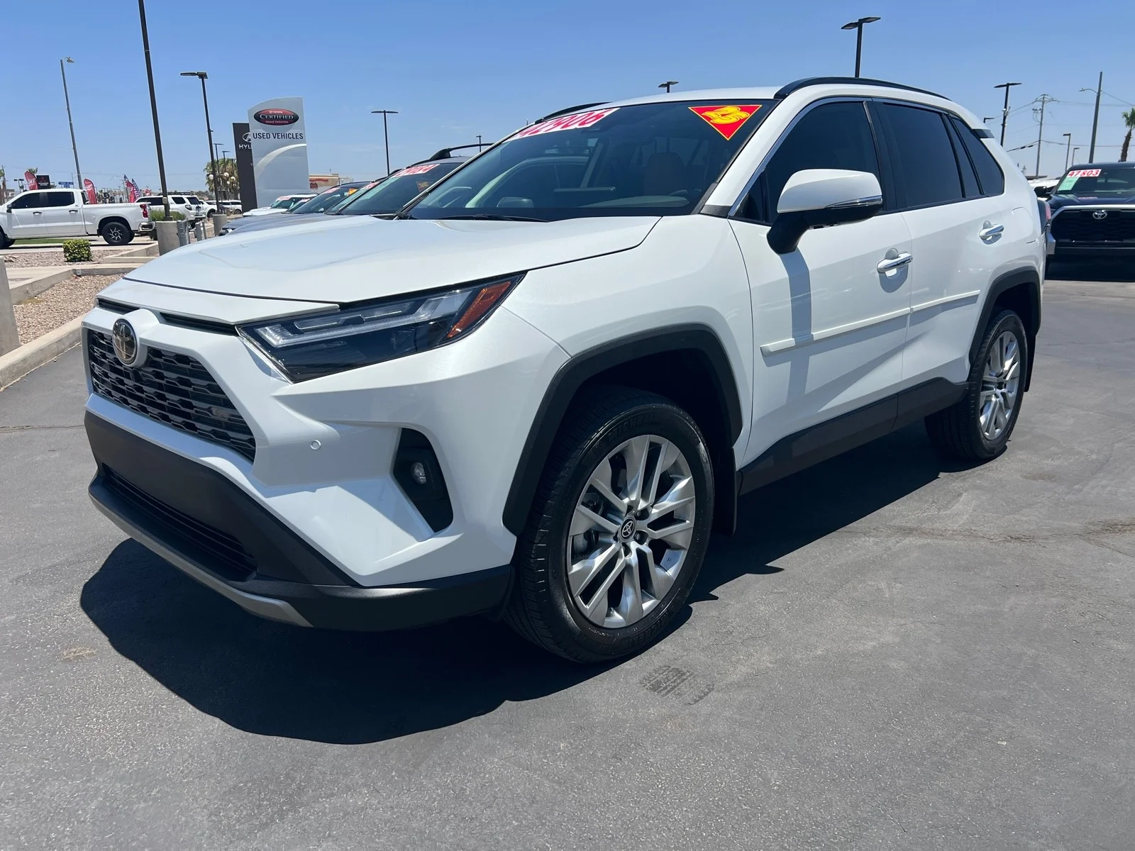 Used 2025 Wind Chill Pearl Toyota Limited image 4