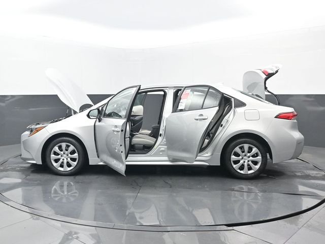 New 2026 Classic Silver Metallic Toyota LE image 31