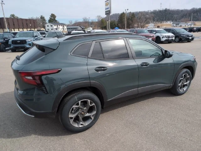 2026 Chevrolet Trax LT - Photo 8