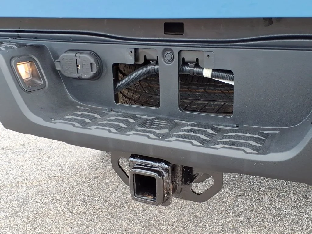 Used 2019 Blue Toyota SR5 image 5