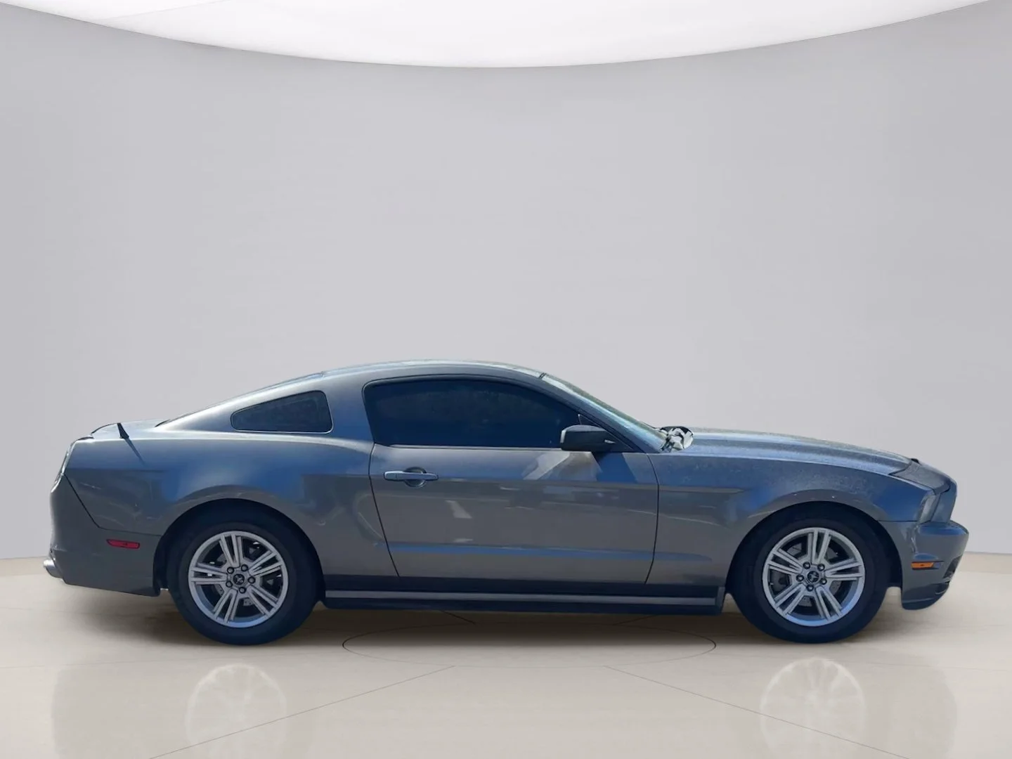 Used 2014 Black Ford V6 image 7