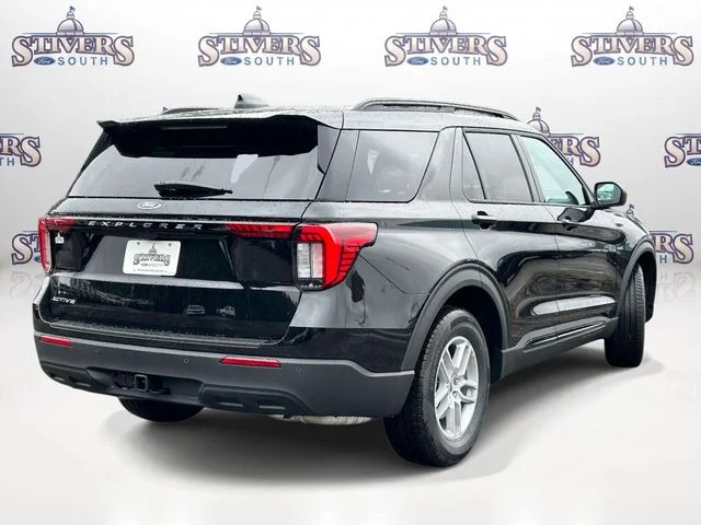 New 2026 Black Ford Active image 3