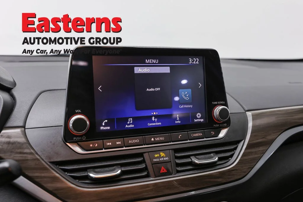 Used 2023 Silver Nissan 2.5 SV image 19