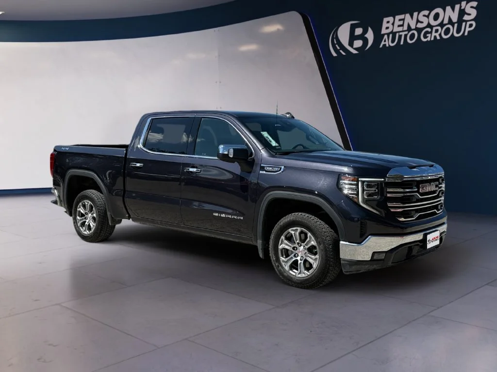 Used 2025 Silver GMC SLT image 7