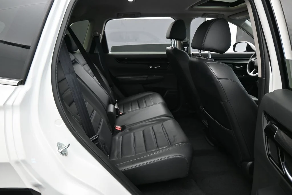 Used 2024 White Honda EX-L image 39